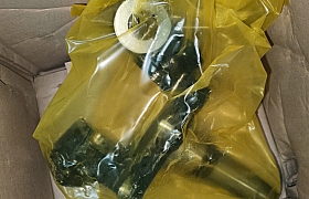 517164E702 Trụ bắt moay ơ trước phải Bonggo 3