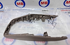 84616F2000XUG Ốp viền khoang cần số Elantra