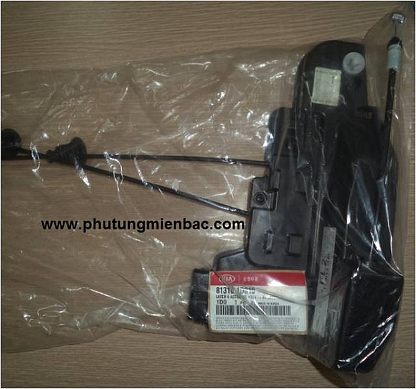 813161D010_Ổ khóa ngậm cửa trước trái Kia Carens