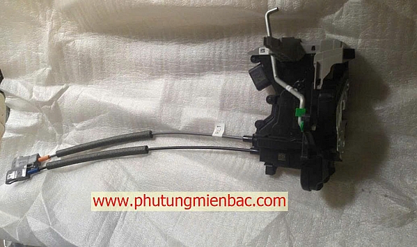 81410J9100 Cơ cấu khóa cửa sau trái Kona