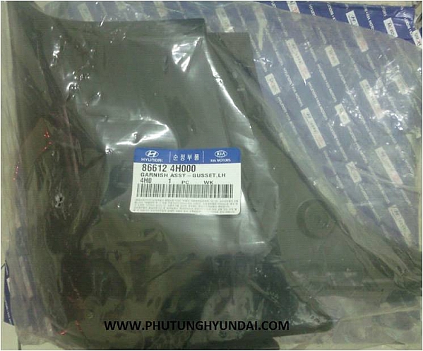 866124H000_Ốp trên cản sau trái Grand starex