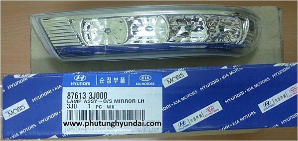 876133J000_Đèn xinhan trên gương trái Santafe