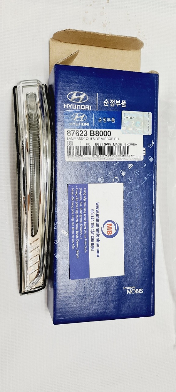 87623B8000_Đèn xinhan gương phải Santafe 2016