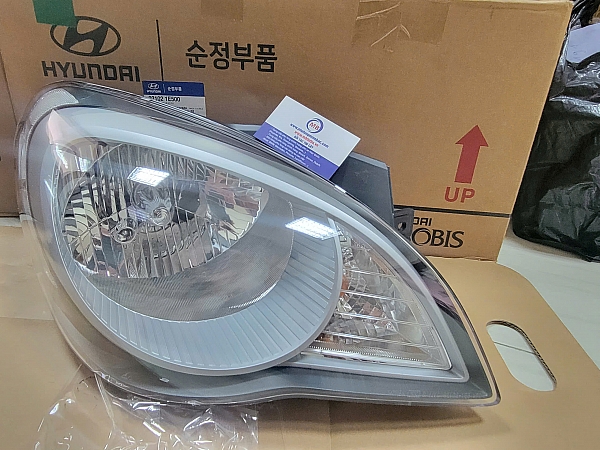 921021E500 Đèn pha phải Verna