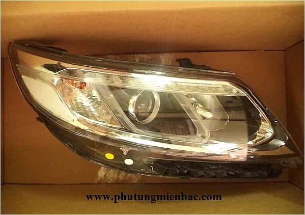 921022P610_Đèn pha phải Kia Sorento 2015 trường hải