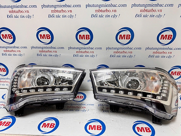 9210259100 Đèn pha phải Solati