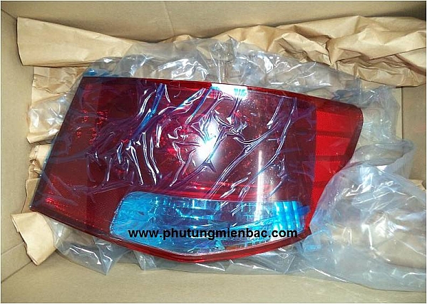 924021M020_Đèn hậu ngoài phải