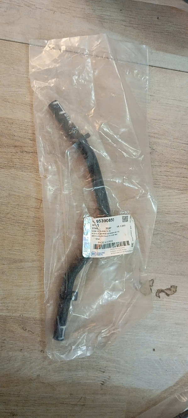 95390850 Ống nước từ họng ga tới bình nước phụ Laceti CDX