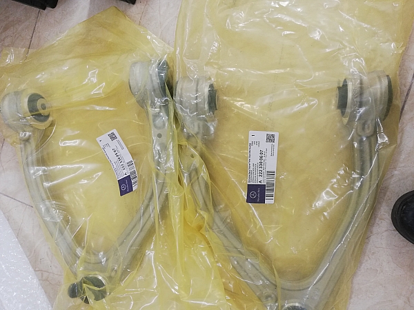 Càng A trái,phải Mercedes S600