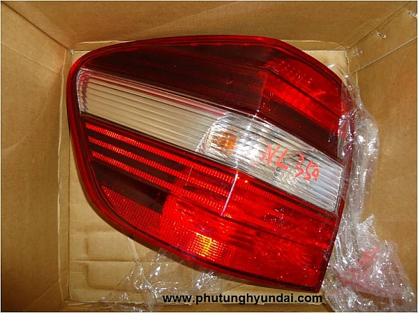 Đèn hậu trái Mecerdes ML350 đời 2009