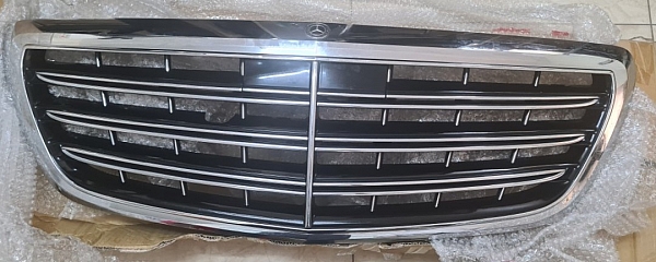 Mặt ca lăng Mercedes S600